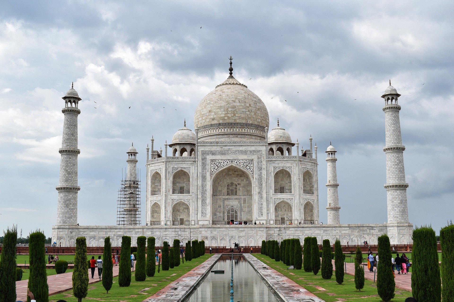 Who built Taj Mahal? – ouestny.com